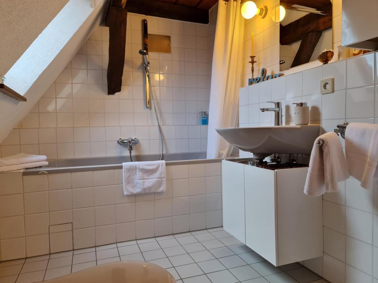 Avahome: Haus Fuer 16, Wlan, Parkplaetze, Netflix, Nespresso Kandel Kamer foto